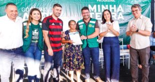 Governo do Estado entrega 656 títulos definitivos em Cruzeiro do Sul
