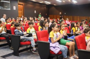 Crianças de escolas públicas do Acre aprendem sobre a importância social de tributos