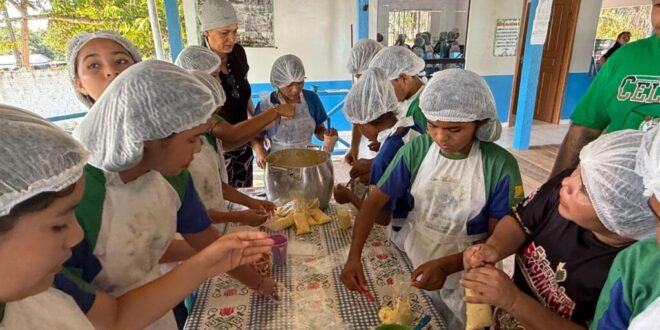 Escola indígena em Mâncio Lima realiza jornada gastronômica com foco na mandioca