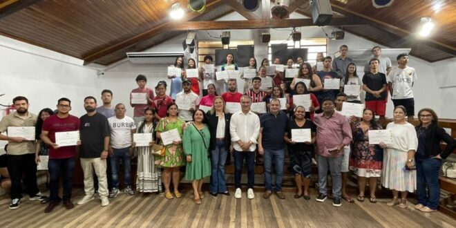 Governo do Acre certifica mais 170 pessoas em cursos gratuitos de informática