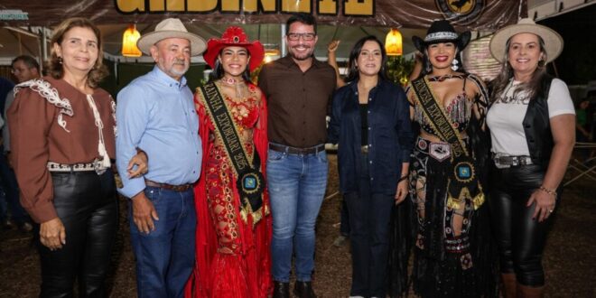 Governador Gladson Camelí prestigia abertura da 13ª ExpoBujari