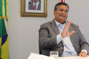 Pare agora: Dino cassa multa milionária por causa de greve imposta a sindicato de professores