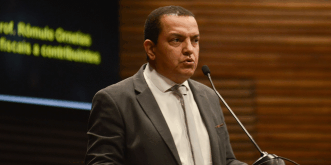 Violência política: parlamentares extremistas e assessor armado atacam vereador
