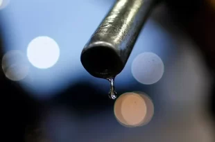 Petrobras anuncia queda de 5,6% no preço da gasolina para distribuidoras