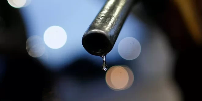 Petrobras anuncia queda de 5,6% no preço da gasolina para distribuidoras