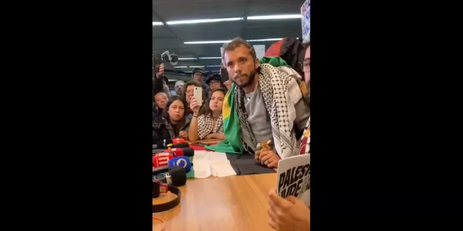 Em casa: brasileiro sequestrado por Israel chega ao Brasil criticando duramente Netanyahu "maior inimigo do mundo"