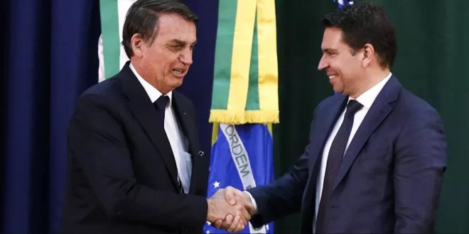 Eis a prova: PF obteve áudio de conversa entre Bolsonaro e Ramagem para blindar Flávio de investigações sobre 'rachadinha'