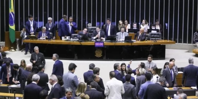 Aprenda a votar ou se lasque: sua conta de luz vai subir porque deputados derrubaram veto de Lula para favorecer empresários do setor elétrico