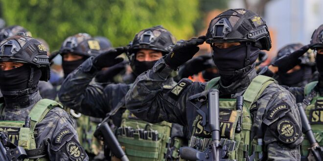 Licença para matar: Boluarte assina lei que legitima assassinato como método policial no Peru