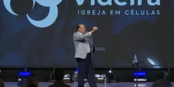 Politicagem bolsonarista nas igrejas freou avanço evangélico, diz pastor