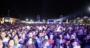 Raça Negra esquenta o público com sucessos na abertura da Expoacre Juruá