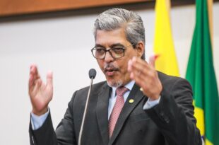 Edvaldo Magalhães destaca assinatura de documento entre Brasil e China para construção de ferrovia interoceânica, que passa pelo Acre