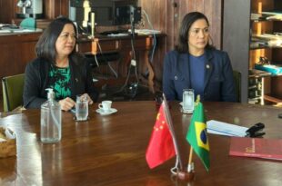 Mailza apresenta potencial logístico do Acre para a representante da Câmara de Comércio Brasil-China