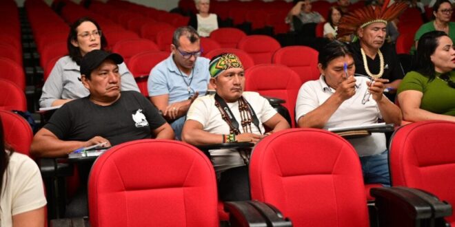 Educação do Acre realiza formação intercultural para assessores e professores indígenas