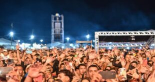 Gusttavo Lima faz show para 60 mil pessoas em Cruzeiro do Sul