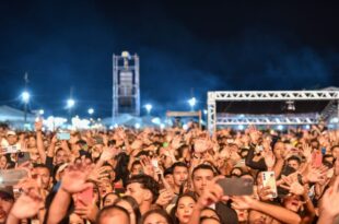 Gusttavo Lima faz show para 60 mil pessoas em Cruzeiro do Sul