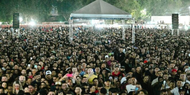Gusttavo Lima leva milhares de fãs à abertura dos shows da Expoacre