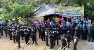 Equador: Camponeses enfrentam megaprojeto de mineração ligado à família do presidente Noboa