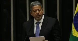 Aprenda a votar ou se lasque: Arthur Lira gastou mais de R$ 80 mil em diárias e passagem para evento privado em Nova Iorque