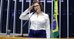 Carla Zambelli é presa na Itália; autoridades têm 48 horas para definir extradição