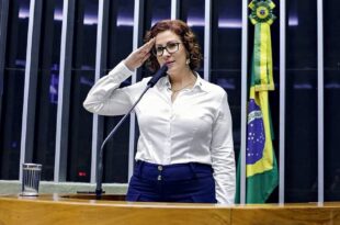 Carla Zambelli é presa na Itália; autoridades têm 48 horas para definir extradição