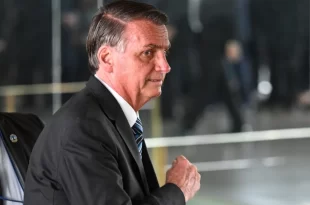 Pen drive no banheiro de Bolsonaro: PF suspeita de esquema com criptomoedas