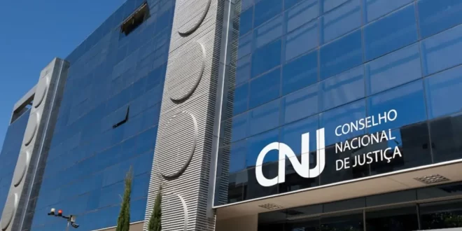 Os que julgam e condenam: Judiciário gasta mais com penduricalhos do que governo com cinco programas sociais