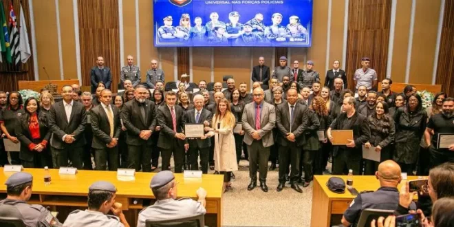 Igreja Universal toma todos os quartéis da PM de SP com cerimônias e livros de Edir Macedo