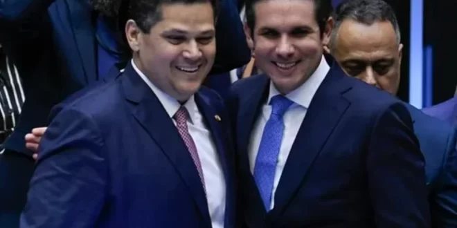 É você que paga: Motta e Alcolumbre usam aviões da FAB para ir a Festival de Parintins