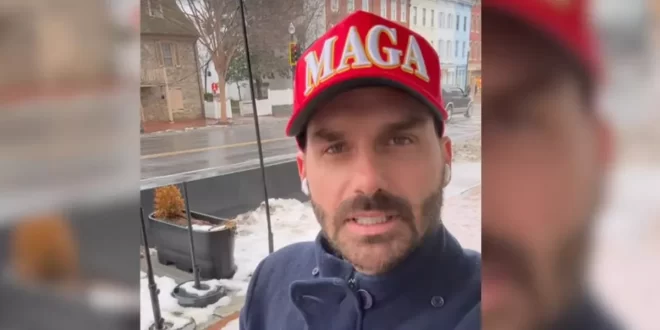 Eduardo Bolsonaro chama Trump de “meu chefe” em vídeo e mostra a quem serve