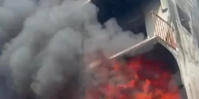 Moradores em situação de rua incendeiam prédio abandonado