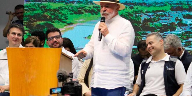 Lula é ovacionado ao chamar Bocalom de mentiroso