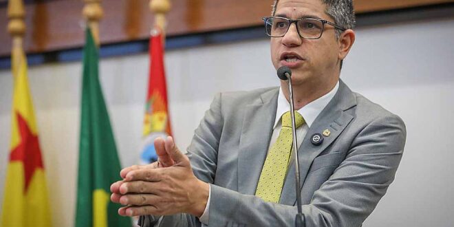 Deputado Fagner Calegário é condenado a 2 anos e 4 meses de reclusão por violar direitos autorais em provas de concurso