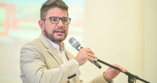 Gladson assina decreto que atualiza condições de repartição de recursos da comercialização futura de créditos de carbono