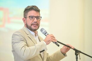 Gladson assina decreto que atualiza condições de repartição de recursos da comercialização futura de créditos de carbono