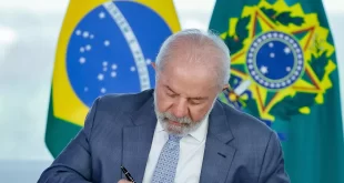 Desafio de Lula: afirmar a soberania nacional em meio às pressões de Washington que tem em Bolsonaro o vassalo perfeito