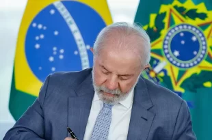 Desafio de Lula: afirmar a soberania nacional em meio às pressões de Washington que tem em Bolsonaro o vassalo perfeito