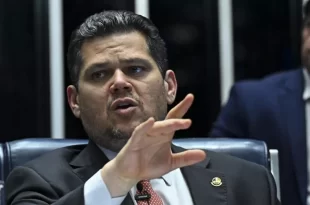 Presidente do Senado descarta processar ministro do STF e anistia não tem força na Câmara