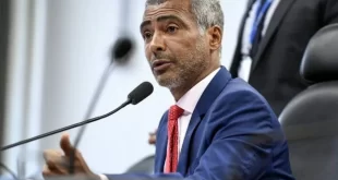 Acordou: Romário deixa de seguir Bolsonaro e apaga fotos com ele