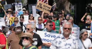 Protesto geral: estadunidenses protestam contra Trump em mais de 300 cidades dos EUA