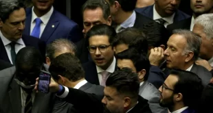 Motim na Câmara: dois deputados bolsonaristas estavam armados dentro do plenário