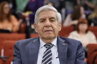 Gasolina na fogueira: PF encontra anotações de espionagem política em agenda de Heleno