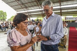55 casais oficializam a união no casamento coletivo em Porto Acre