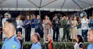 Vice-governadora Mailza Assis prestigia desfile de 7 de Setembro em Cruzeiro do Sul