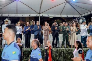 Vice-governadora Mailza Assis prestigia desfile de 7 de Setembro em Cruzeiro do Sul
