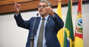 Edvaldo Magalhães critica inércia da Secretaria de Estado de Educação com relação à escola histórica de Cruzeiro do Sul: retrato do descaso”