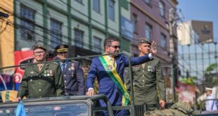 Governador Gladson Camelí exalta soberania nacional em desfile cívico