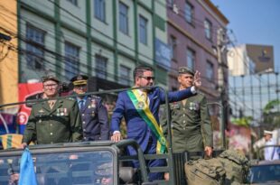 Governador Gladson Camelí exalta soberania nacional em desfile cívico