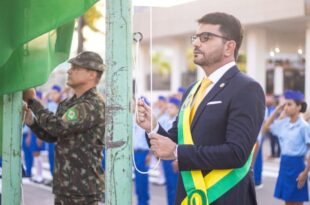 Governador Gladson Camelí prestigia desfile cívico em alusão aos 121 anos de Cruzeiro do Sul