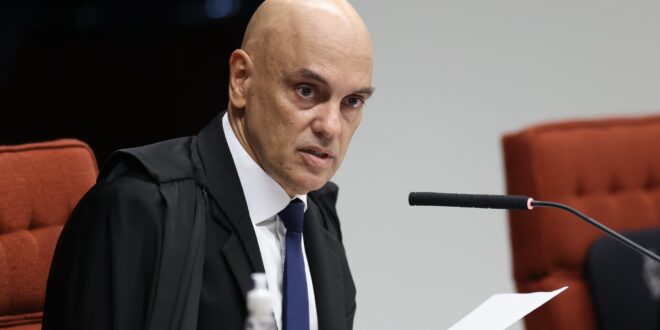 “Brasil quase voltou à ditadura porque um grupo não sabe perder”, diz Moraes